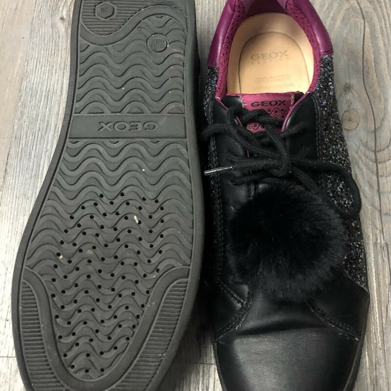 Geox Glitter Shoes, Blk/purp, Size: 6Y<br />
EU 39