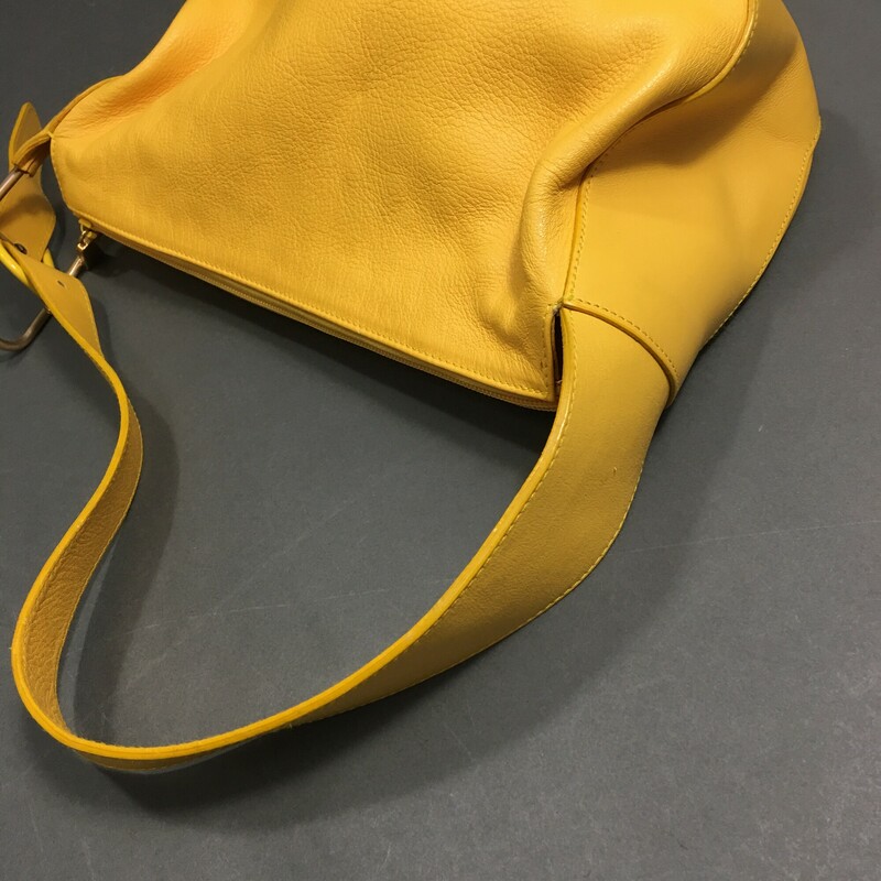 Furla Hobo Bag, Canary, Size: Medium Made in Italy leather shoulder bag, top zip and interior zip pocket, nice brass hardware buckle, one enamel yellow buckle.
very nice condition

14.8 oz