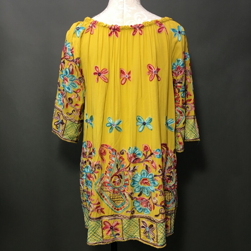 No Brand Embroidered, Mustard, Size: Large mustard yellow with variation color embroiderary floral motif. Elastic scoop neckline, 100% cotton, made in Italy. Wash gentle cold line dry.<br />
6.2 oz