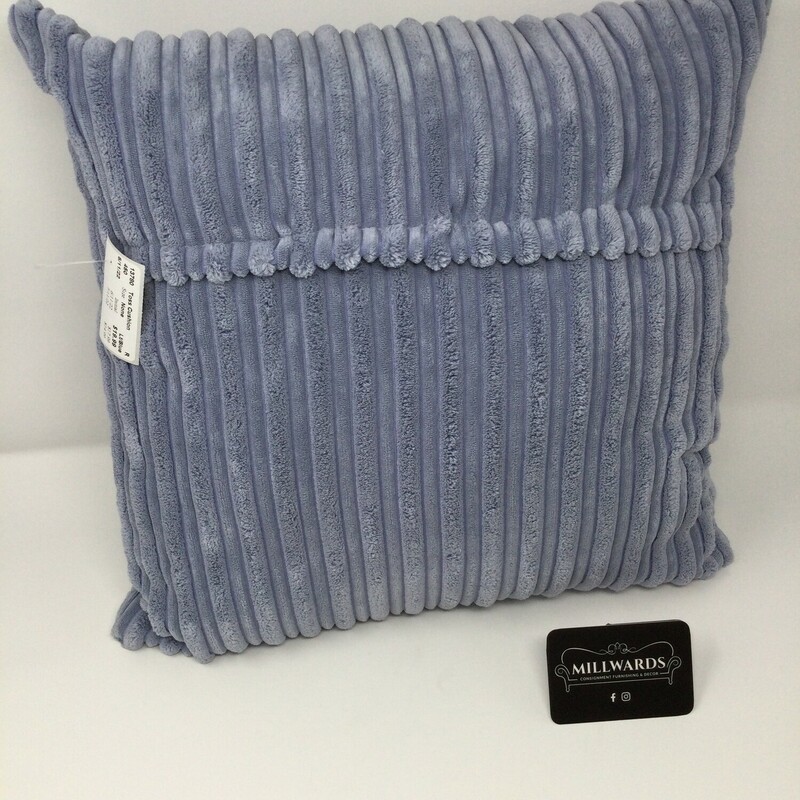 Toss Cushion
Light Blue
Zippered Cover/ Poly Filled
