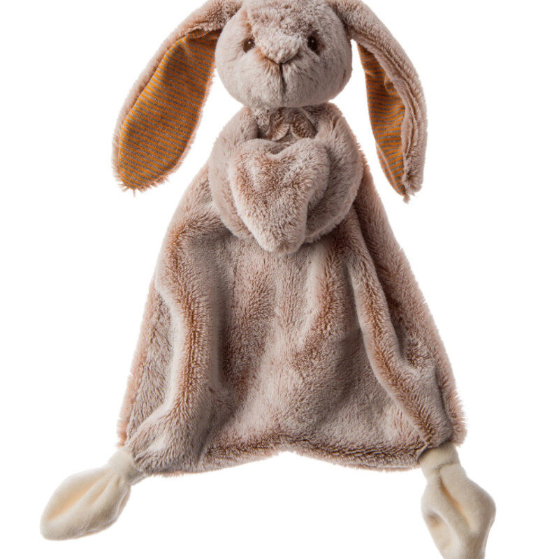 13 long
– Super soft neutral plush body
– Cotton tail on back
– Flat body style, no stuffing
– Inner ear lining matches Putty Pinstripes
– Knotted legs/bottom corners
– Embroidered eyes
– Machine wash, air dry