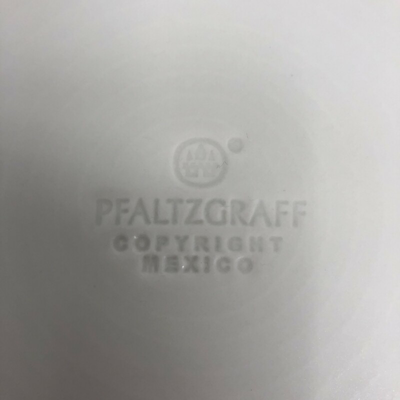 Pfaltzgraff Dishware
Black & Cream
Set Of 12
4 x Dinner Plates
4 x Bowls
4 x Mugs