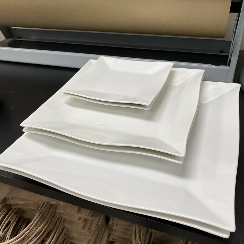 2 Place Settings Lazy Susan China, White, Size: 11,9 & 5 Inch
2x Dinner Plates
2x Salad Plates
2x Bread Plates