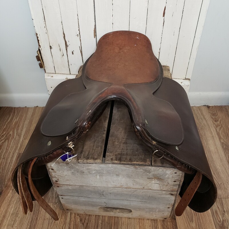 Vintage Horse Saddle. Made in England. In great condition,