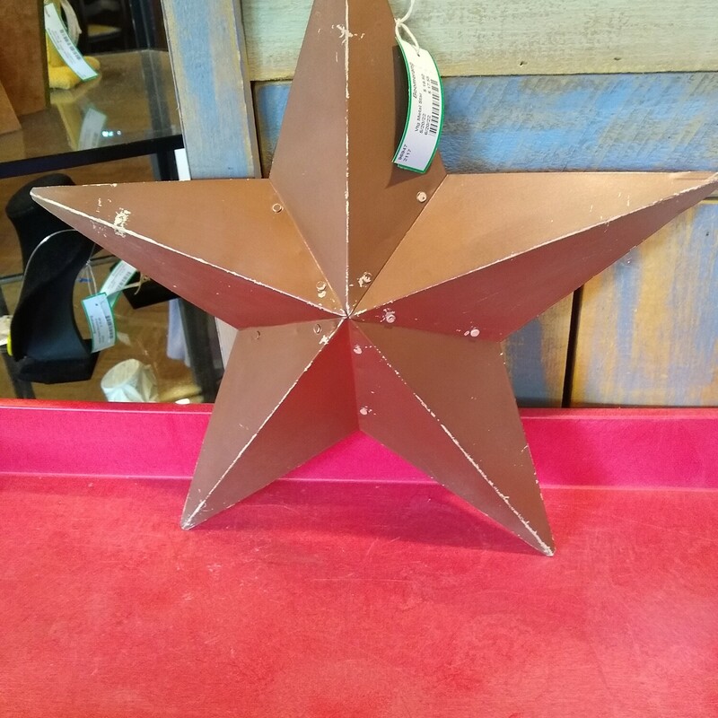 Vtg Metal Star

Very nice vintage metal star with studs in a light bronze distressed finish.

Size: 18 in wide X 18 in high X 2in deep