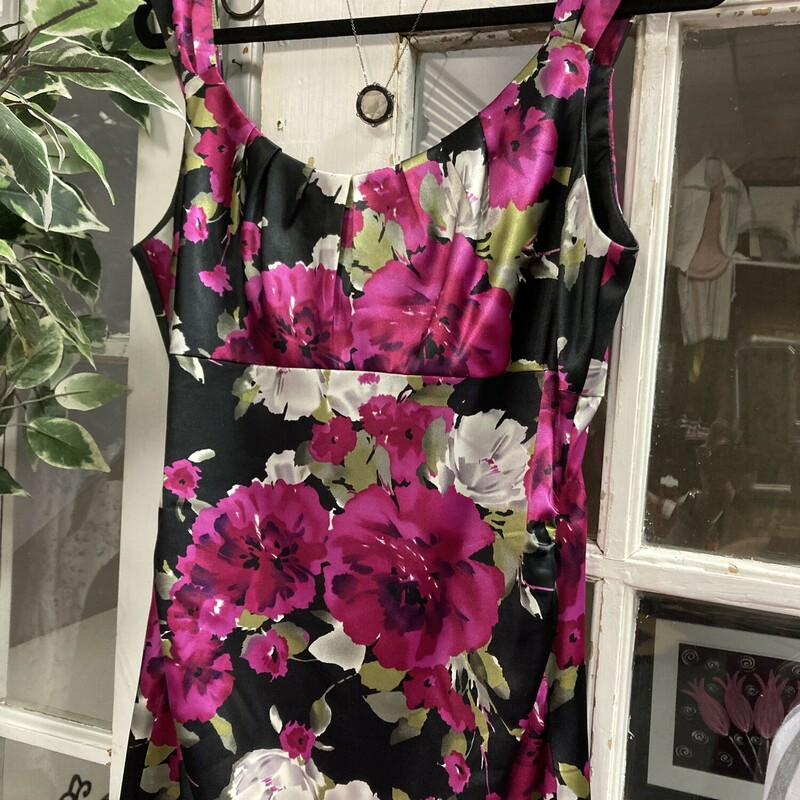 Maggy London Floral Satin, Black, fushia and silver. Empire waist, rouching down the sides! Size: 12<br />
Pretty darn sharp!