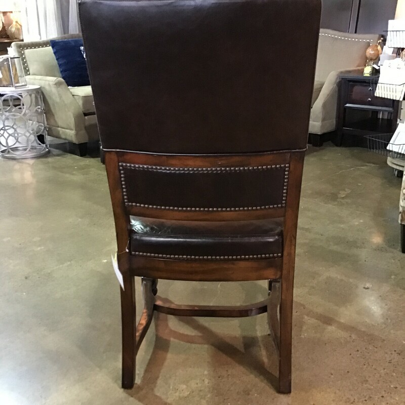 This chair is influenced by authentic, traditional designs that have been updated by Bernhardt  for the relaxed and more casual look of today. Clean, strong lines, and turned posts complement the beauty of the natural wood, which takes front and center with
plantation grown mahogany veneers. Part of their Vintage Patina line. Presented in a mid-tone Tobacco and deeper Molasses finish

Matches #144972

Dimensions 22x22x42