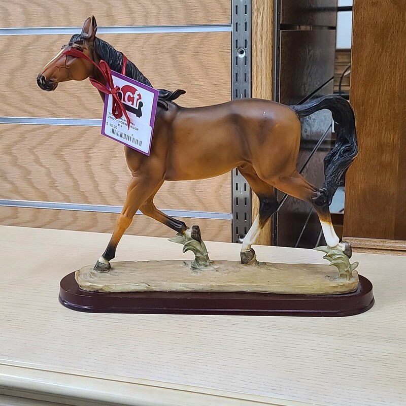 HORSE DECOR<br />
PLEASE CALL THE STORE FOR DETAILS.