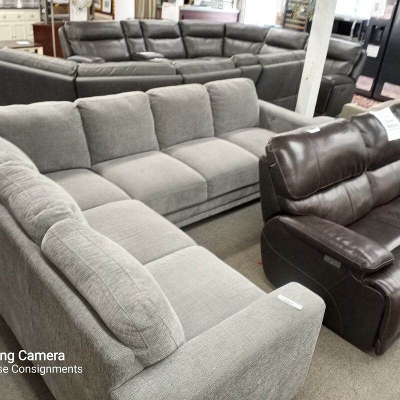 Grey Sectional W Otto