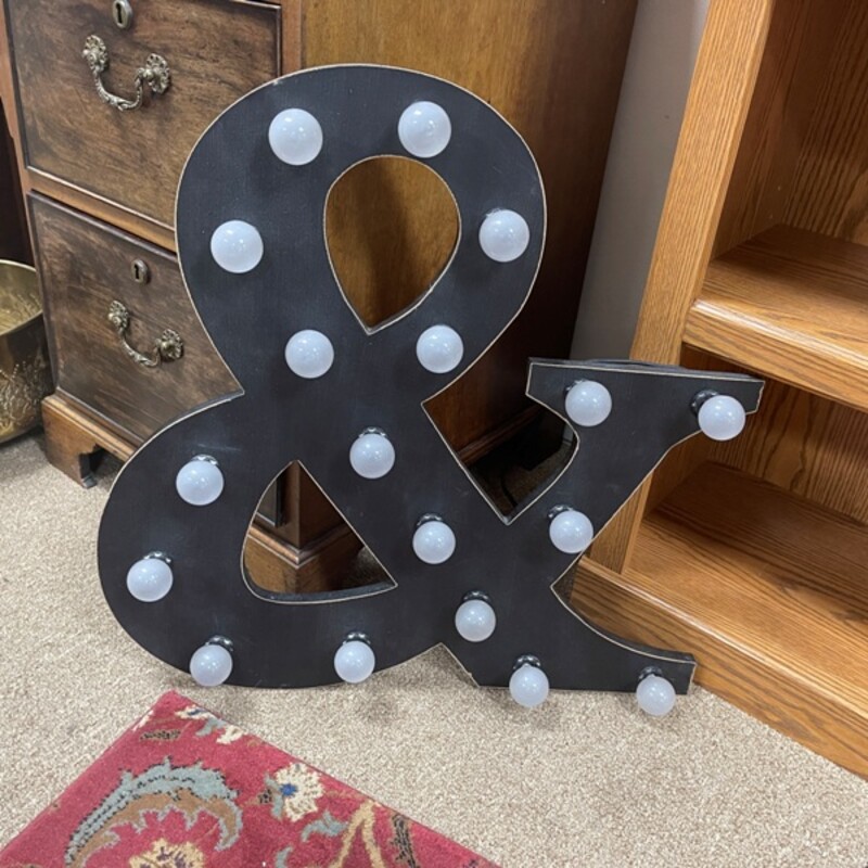 Lighted Ampersand Sign, Size: 24x24