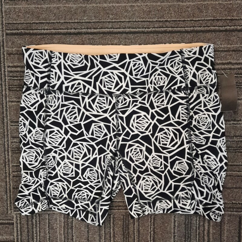 Floral Shorts, Black & White, Size: 10 in Perfect Preloved condition! Might be mistaken for new!