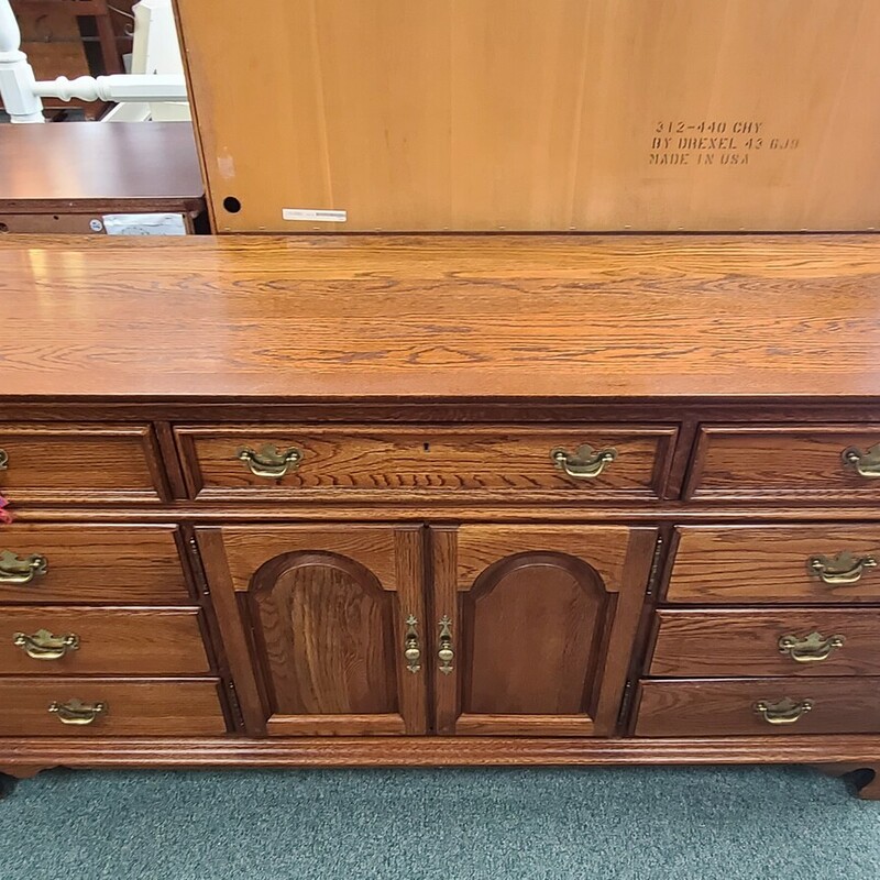 CHEST OF DRAWERS
DRESSER
PLEASE CALL THE STORE FOR DETAILS