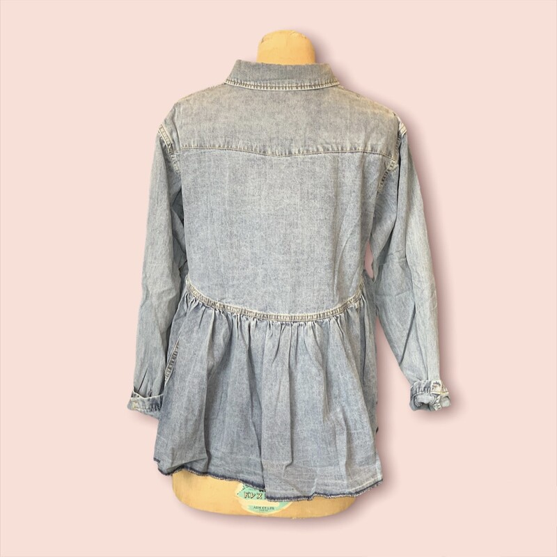 This adorable blue jean shirt is perfect to pair with white or black jeans, and then you have yourself a fabulous outfit!