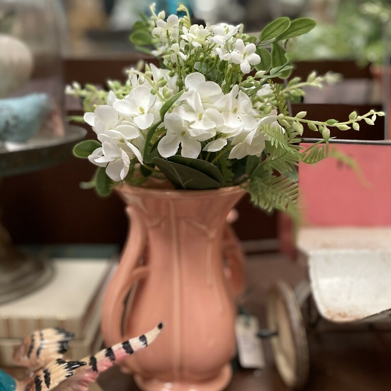 This gorgeous hydrangea bouquet is the perfect mixture of flowers and greenery.  The five stems are tied together with raffia so you can easily seperate it or leave it tied together and just pop in a vase or simply lay it just about anywhere