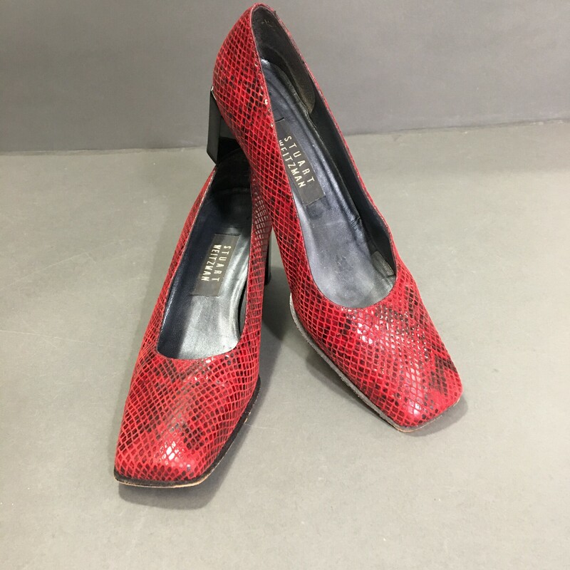 Stuart Weitzman Pumps Red Black Snake Emboss Leather, 6 sided Block Heel, Women’s Sz 8
Leather and interior in very nice condition, soles are gently worn
15.9 oz