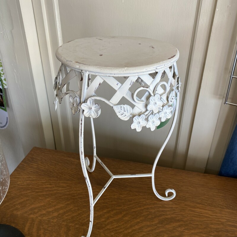 Metal/floral Plant Stand
 White
Size: 15 1/2 inches tall