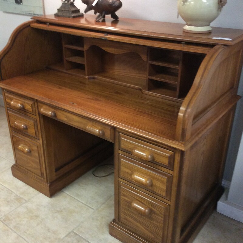 This is a beautiful Oak Rolltop desk in great condition.