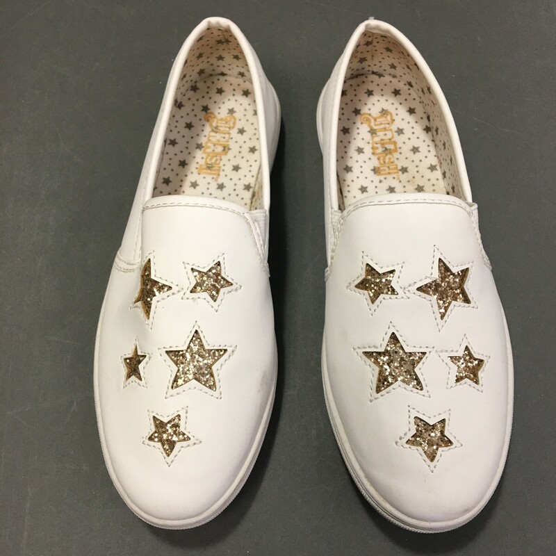 Trash Slip-on Gold Star ,White , Size: 7<br />
(5) Gold glitter stars cut way on white faux leather upper skater sneaker, balance all man made materials. Made in China. Good condition insole and outer. Sole shows some wear but tread is intact.<br />
15.5 oz<br />
<br />
LUB<br />
EB