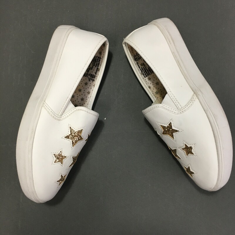 Trash Slip-on Gold Star ,White , Size: 7
(5) Gold glitter stars cut way on white faux leather upper skater sneaker, balance all man made materials. Made in China. Good condition insole and outer. Sole shows some wear but tread is intact.
15.5 oz

LUB
EB