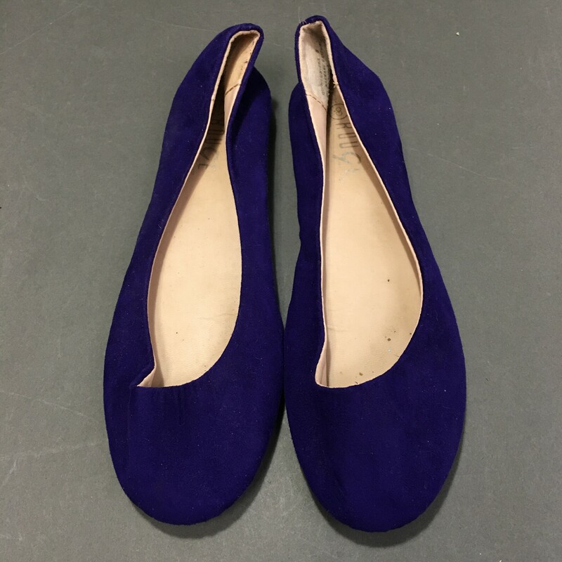 Rouge Ballet Flats, Purple, Size: 8<br />
all man made material, gently worn, interior and exterior of show in good condition, soles shoe gentle wear. Made in China<br />
8.2 oz