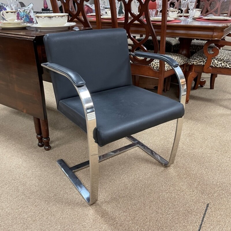 Contemporary Leather Arm Chair, Size: 23x20