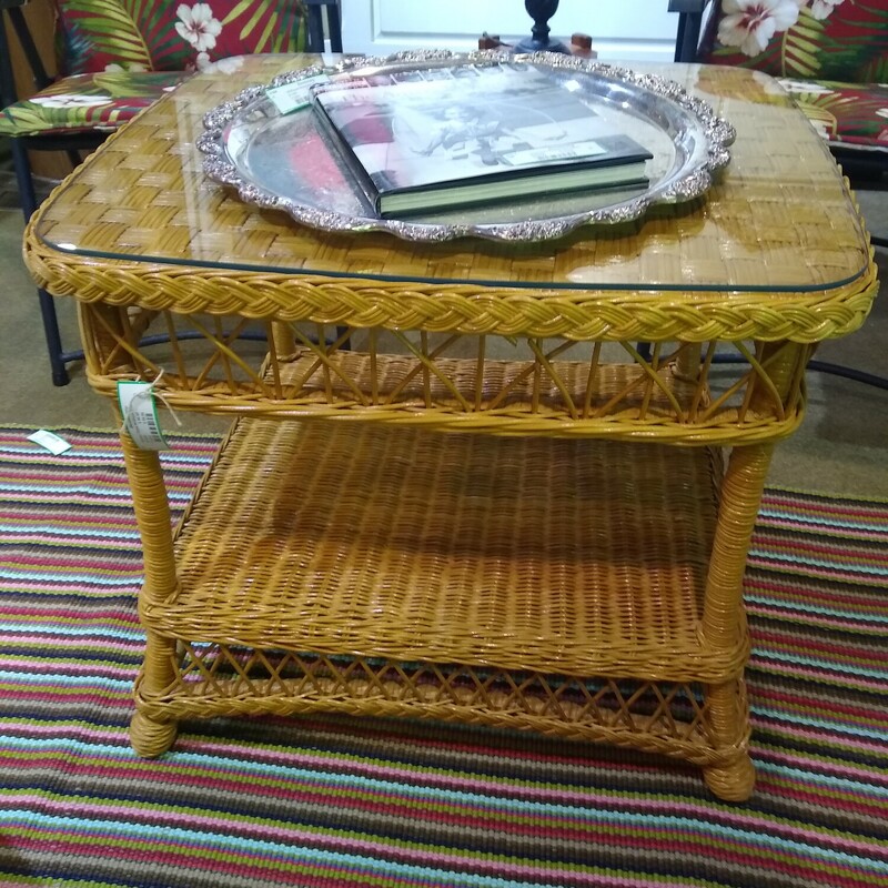 Wicker Table W/Glass Top

Very nice wicker table with glass top in excellent condition!

Size: 25 in wide X 23 in deep X 24 in high