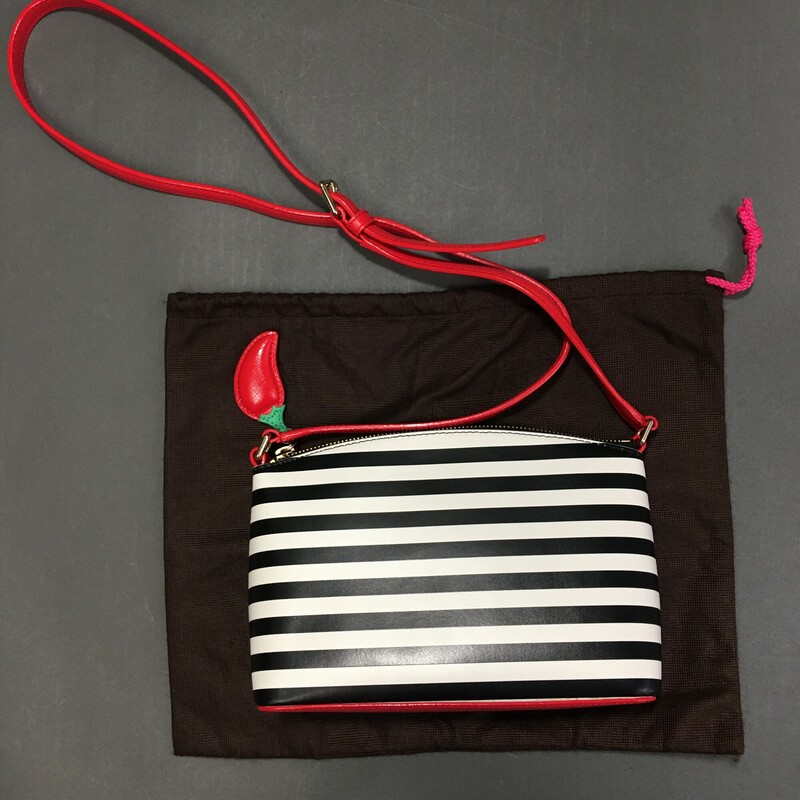 Kate Spade Extra Spicy, Crossbody bag, Black and white Stripe, Size: Small. Top zipper has cute patent leather chilli pepper attachment, dustbag included. Lightweight, Adjustable Strap, Cross-Body Strap, Lined, Pockets, Bag Charm, Inner Pockets


10.9 oz
