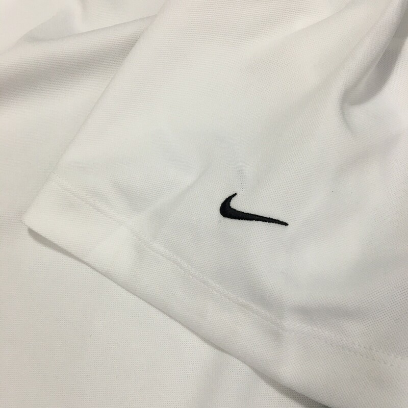 Nike Golf  DriFit, White, Size: Large
100 % polyester DriFit tech, new with tags, see photos for measurements please.
Made in Vietnam
4.6 oz