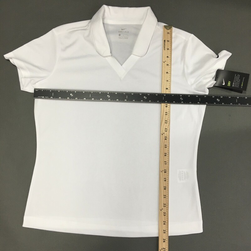 Nike Golf  DriFit, White, Size: Large
100 % polyester DriFit tech, new with tags, see photos for measurements please.
Made in Vietnam
4.6 oz