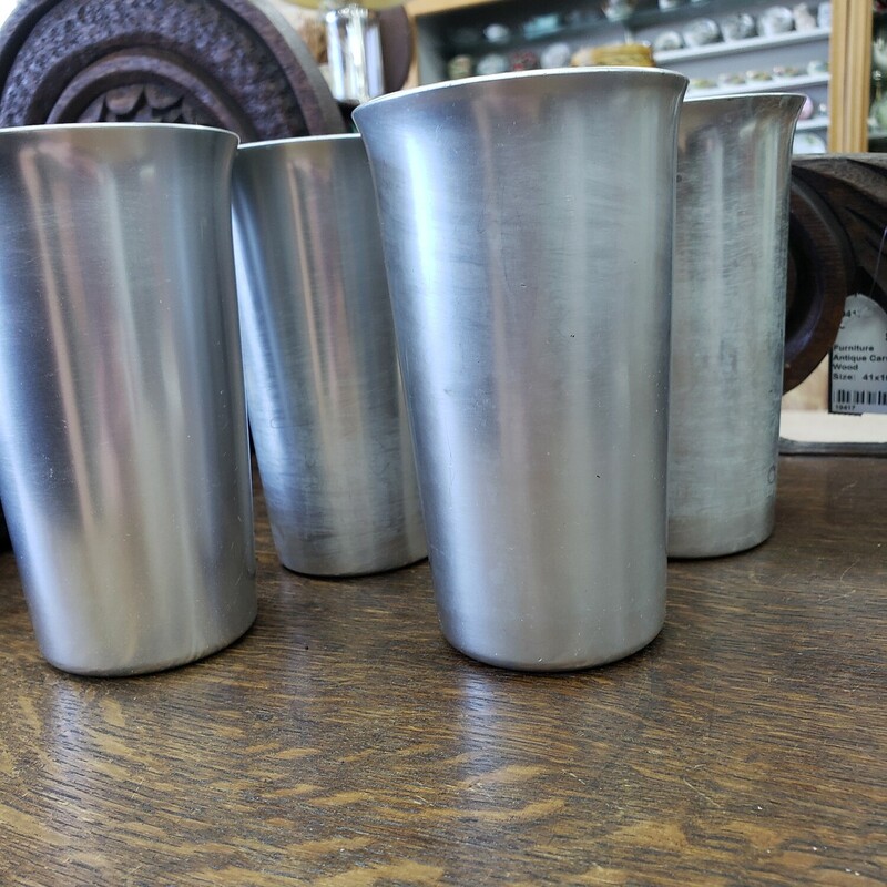 Vtg Kensington Insulated Tumblers, Alum., Size: Set 4
5.25 in tall, approx 14 Oz.