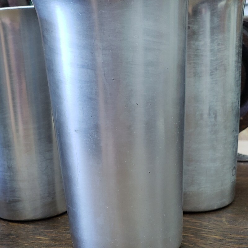 Vtg Kensington Insulated Tumblers, Alum., Size: Set 4<br />
5.25 in tall, approx 14 Oz.