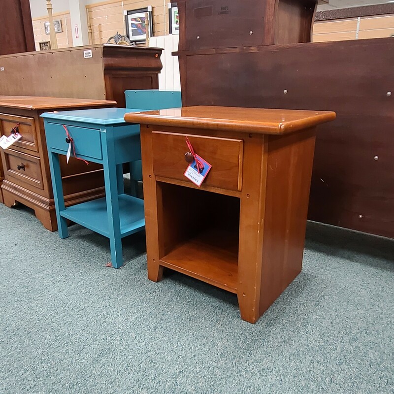 THOMASVILLE NIGHTSTAND
PLEASE CALL THE STORE FOR DETAILS.