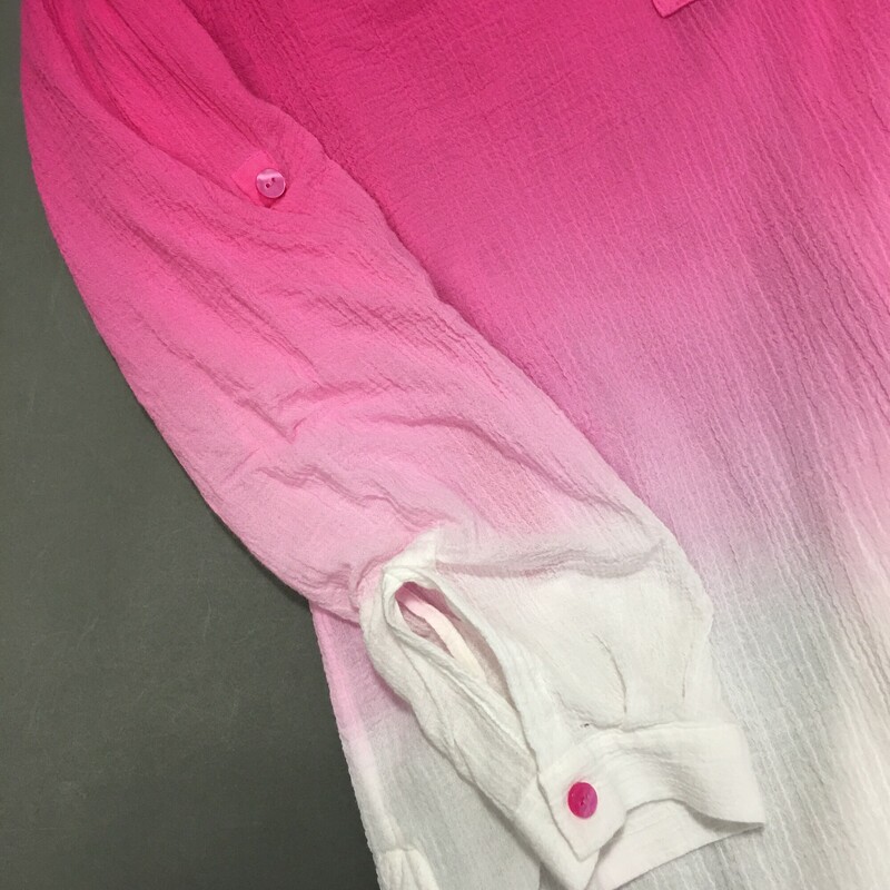 Diane Von Furstenberg, Esti Ombre pink top 2-Tone, Size: 4
Excellent condition, 100% cotton muslim , V-neck
Button cuff long sleeves also convert to 3/4 with inside strap and button
Pink and white dyed. Dry clean only.
Fits true to size
4.4 oz