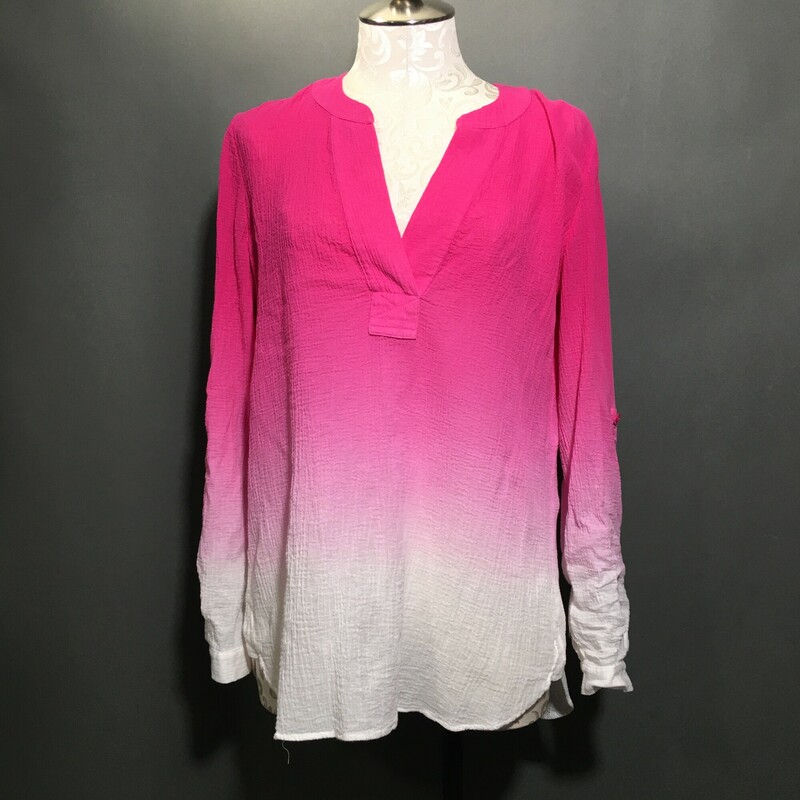 Diane Von Furstenberg, Esti Ombre pink top 2-Tone, Size: 4<br />
Excellent condition, 100% cotton muslim , V-neck<br />
Button cuff long sleeves also convert to 3/4 with inside strap and button<br />
Pink and white dyed. Dry clean only.<br />
Fits true to size<br />
4.4 oz