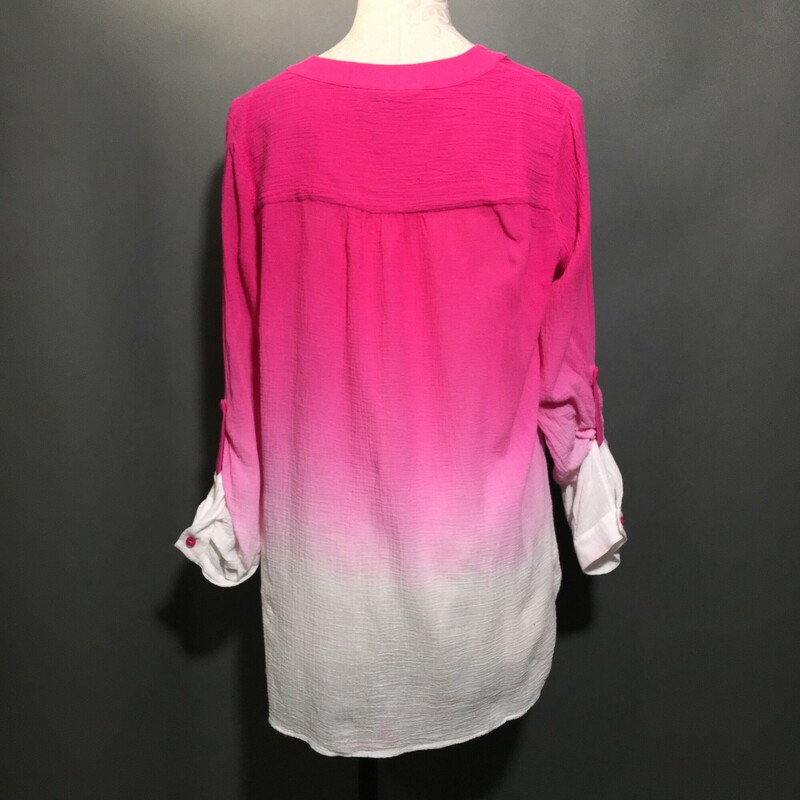 Diane Von Furstenberg, Esti Ombre pink top 2-Tone, Size: 4<br />
Excellent condition, 100% cotton muslim , V-neck<br />
Button cuff long sleeves also convert to 3/4 with inside strap and button<br />
Pink and white dyed. Dry clean only.<br />
Fits true to size<br />
4.4 oz