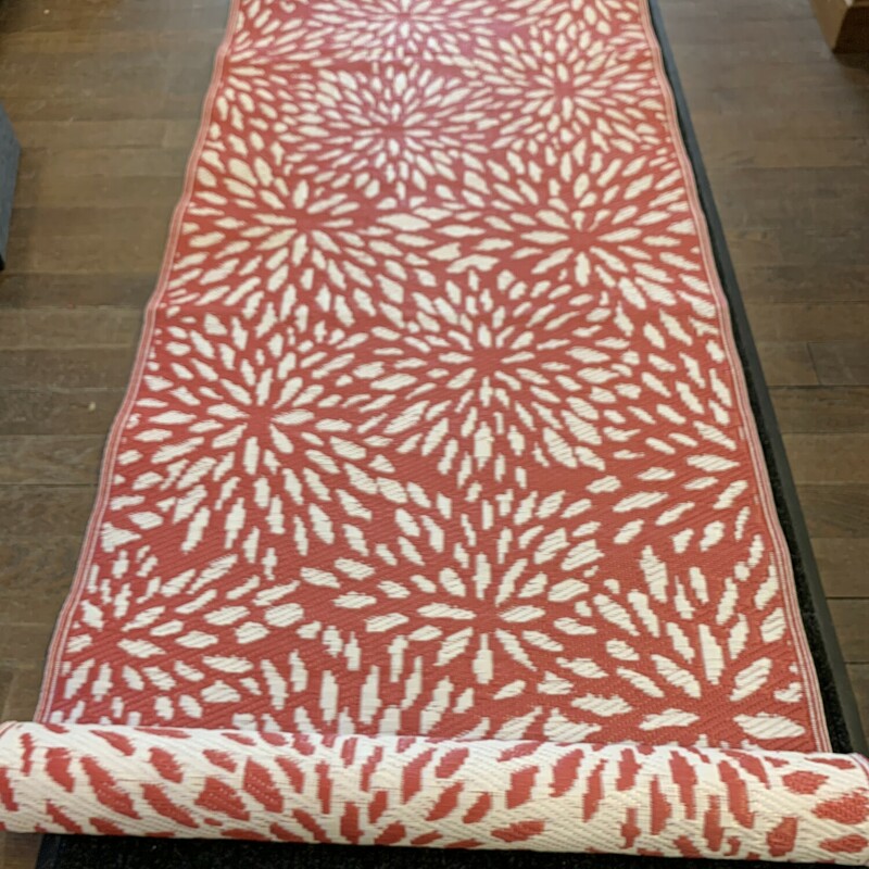 Red/White Outdoor Rug