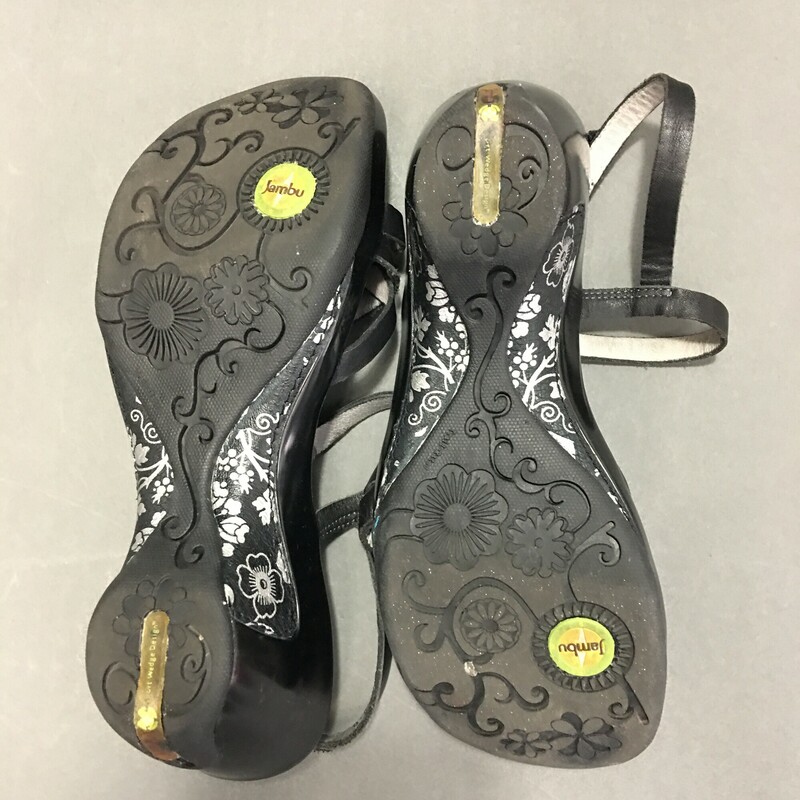 Jambu Sports Wedge, Black, Size: 6.5 leather upper, thong toe, thin velcro closure at heel, soles show some wear.<br />
<br />
1lb 2.9 oz