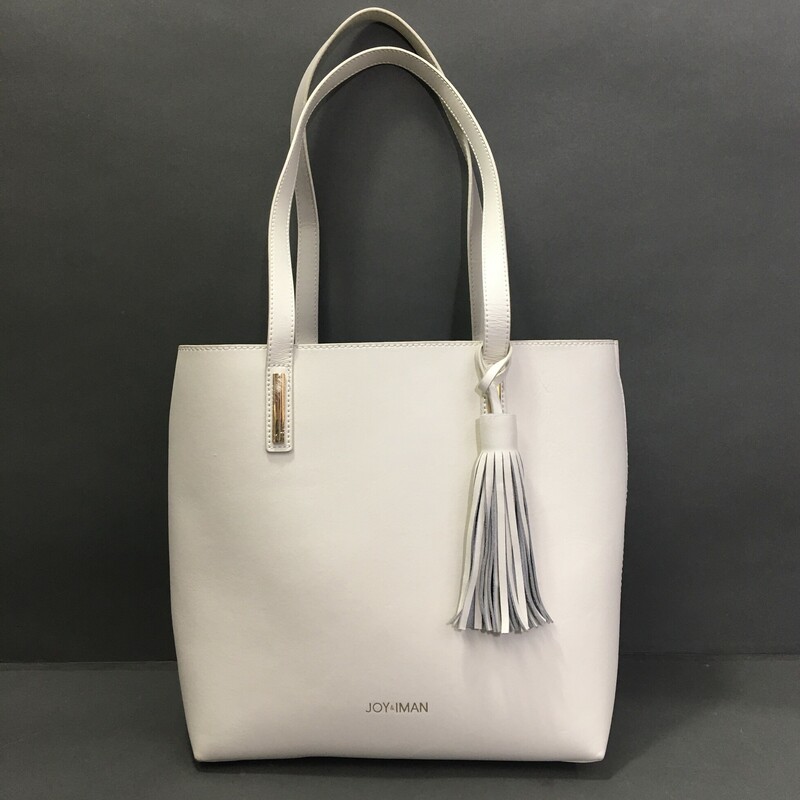 Joy & Iman Handbag, White, Size: M
JOY & IMAN Tassel Chic Leather Handbag with Fabric insert  White.
1 lb 12.9 oz
