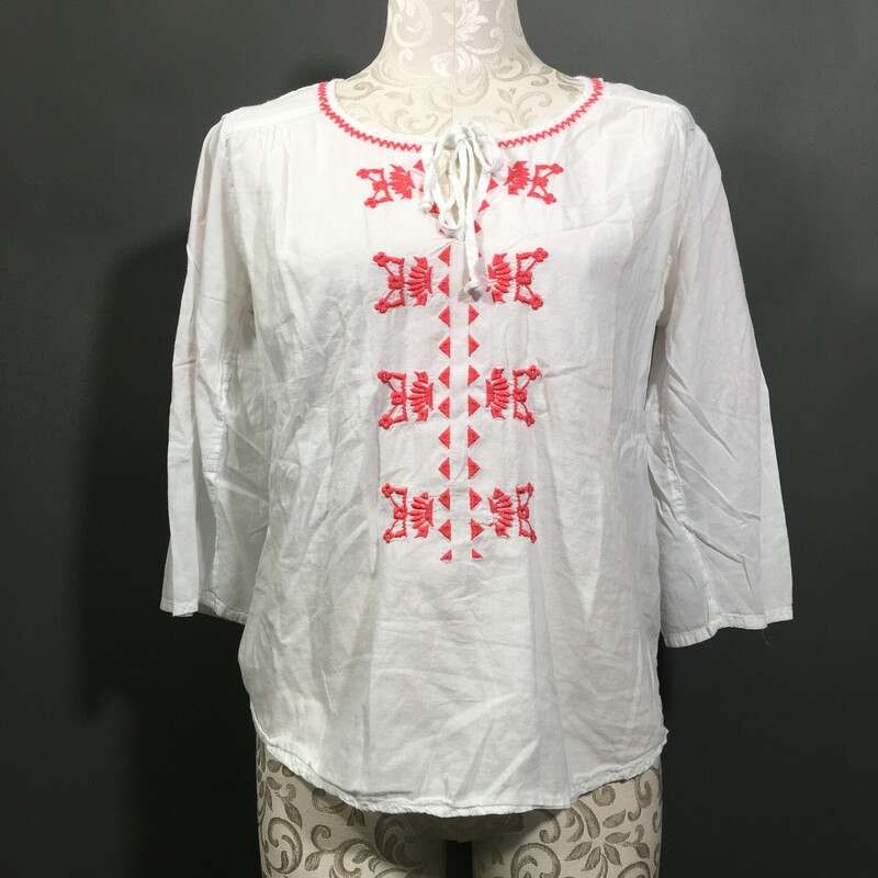Papa Indian Embroidered, White, Size: S/P 100% white cotton shirt with coral thread sun and flower design embroidered. Note there is a very small thread damage as marker by blue tape in close up photo. 3/4 sleeves. Pull over, loosely ties at neckline. Very light cotton -super soft, perfect for summer.
This is a size small petite.
3.1 oz