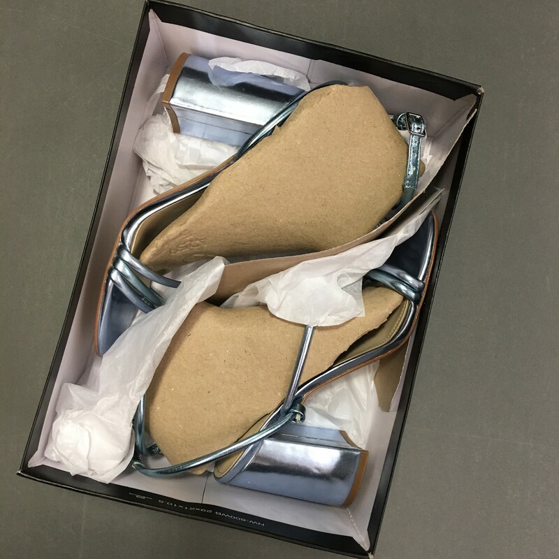Nine West Silver Blue, ankle strap sandals, Size: 6<br />
good condition gently worn minor cuff on heel<br />
1 lb 4. oz