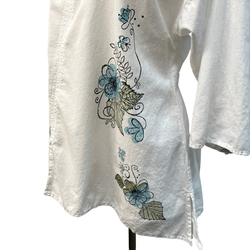 Focus Casual Life Floral Tunic
White, Blue, Black and Green
Size: Medium