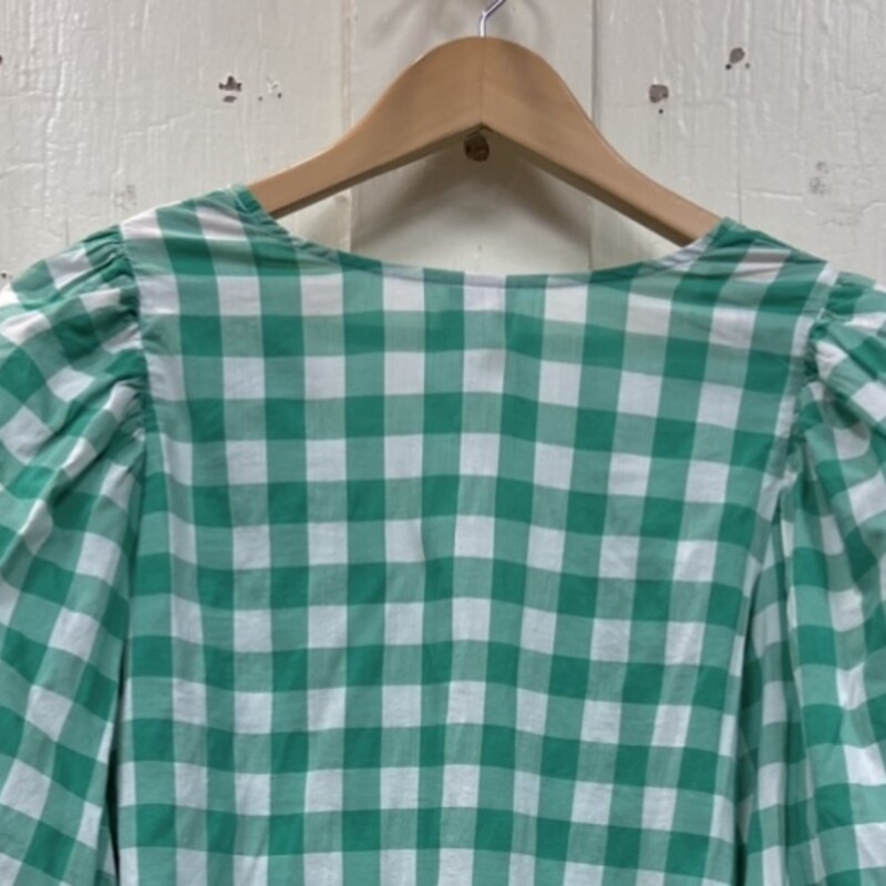 Grn Gingham Puff Slv Top<br />
Green<br />
Size: Large