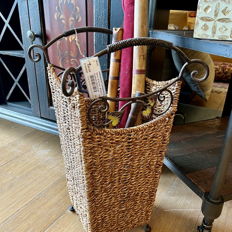 Woven Umbrella Stand
Size: 22inH