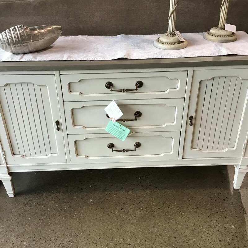 This gorgeous chest has been updated by our local artist using Country Chics Vanilla Frosting paint on the bottom and a wash of Rocky Mountain on the top. The top has been protected with poly and the hardware is bronze. Great piece for behind a sofa, in a bedroom or as a hall piece. Would even be great as a media stand!
Dimensions are 50 in x 17 in x 29 in