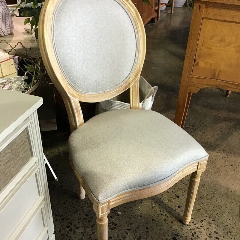 This round back upholstered chair features a driftwood frame and gray upholstery.
Dimensions are 21 in x 19 in x 40 in