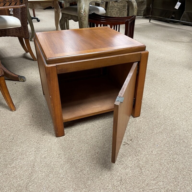 Lane Mid Century Walnut Side Table/Cabinet, Size: 24x24x20