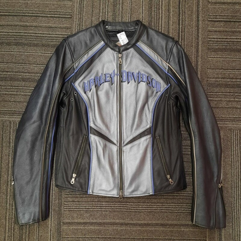 Ladies Leather Jacket, BlkGrey, Size: Medium Fits small and in EXCELLENT Condition! Might be mistaken for New!