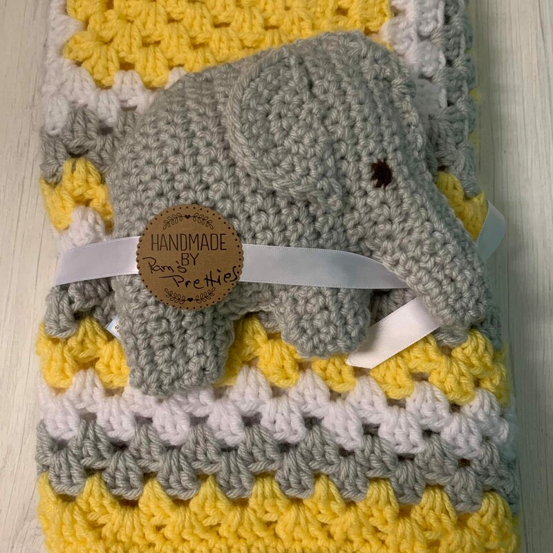 Crochet Baby Blanket with Lovey, Yellow

If YELLOW is not your color, she will take orders. Email SuessiesResale@gmail.com