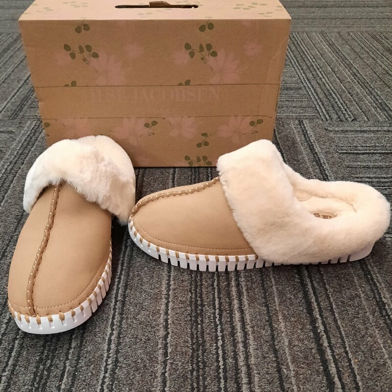 $120 Fuzzy Slipper Shoes