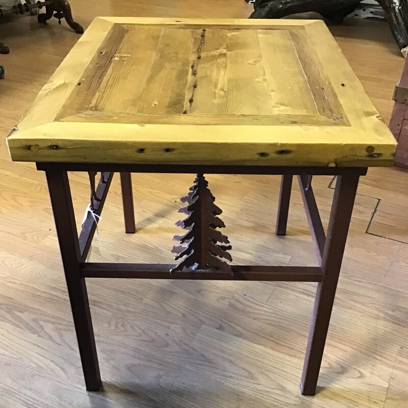 Barnwood Side Table, Elk, Metal
Size: 24in x 20in x 22in